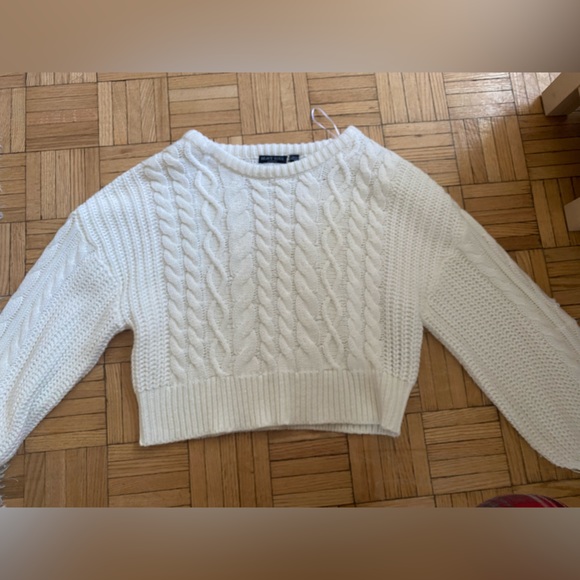White knit sweater - Picture 1 of 4